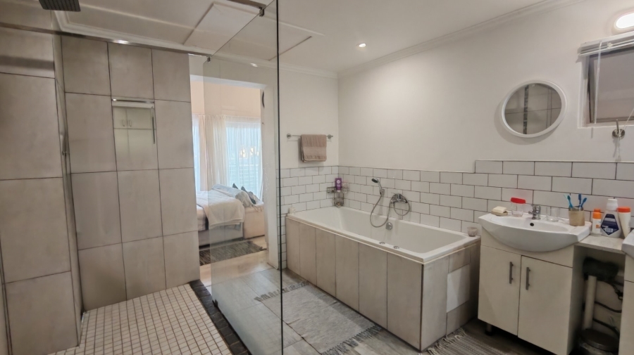 3 Bedroom Property for Sale in Twee Kuilen Western Cape